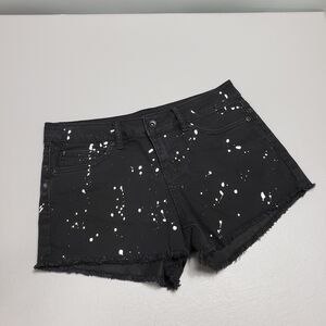 Blackheart paint splatter raw hem jean shorts 7
